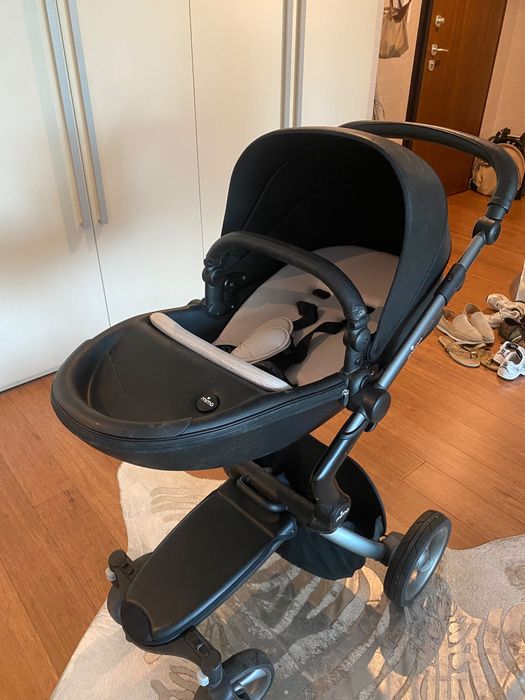 Vende-se carrinho de Bebe Mima