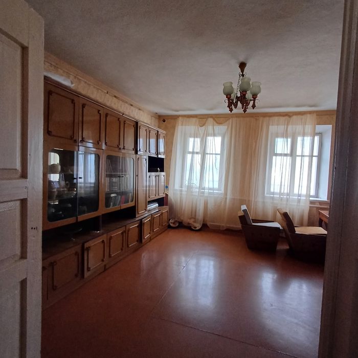 Будинок в центрі смт Софіївка