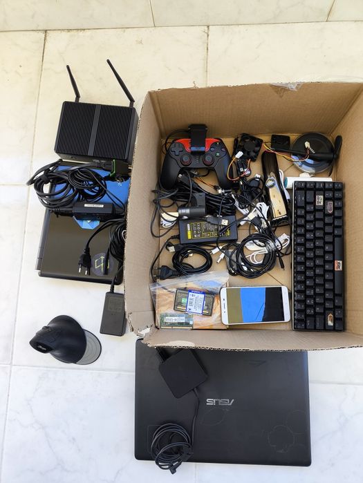 LOTE Informática + Peças (Notebooks, Mini PC, Teclado Mecânico, RAM) - Vende-se em bloco