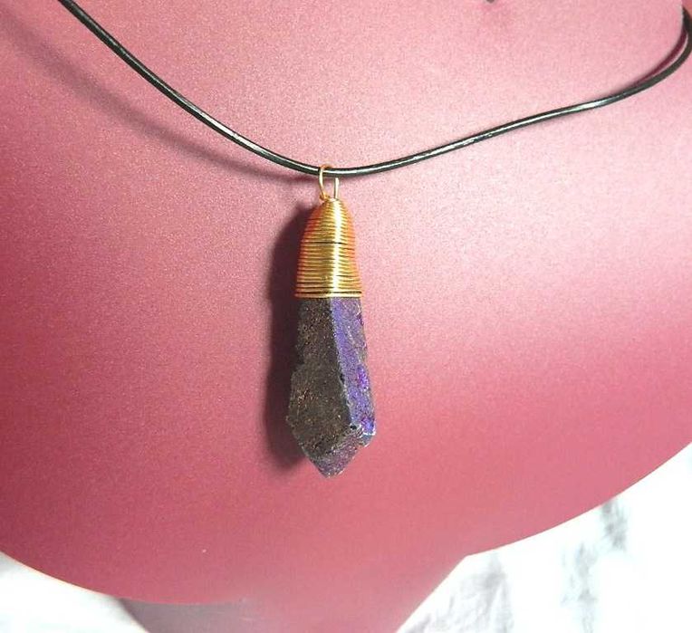 Kwarc tęczowy, tytanowy, surowy kamień, wisiorek