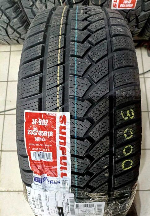 Нові шини 235/45R18 98H XL Sunfull SF-982