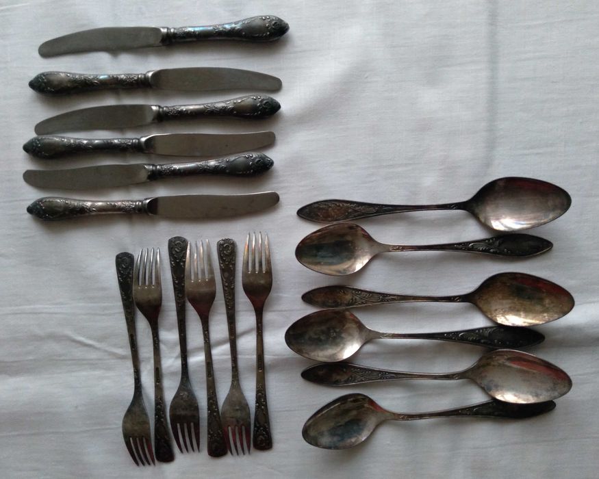 Продам набор столовых приборов