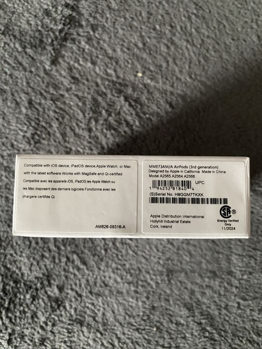 Puste pudełko z iPad iPhone i AirPods