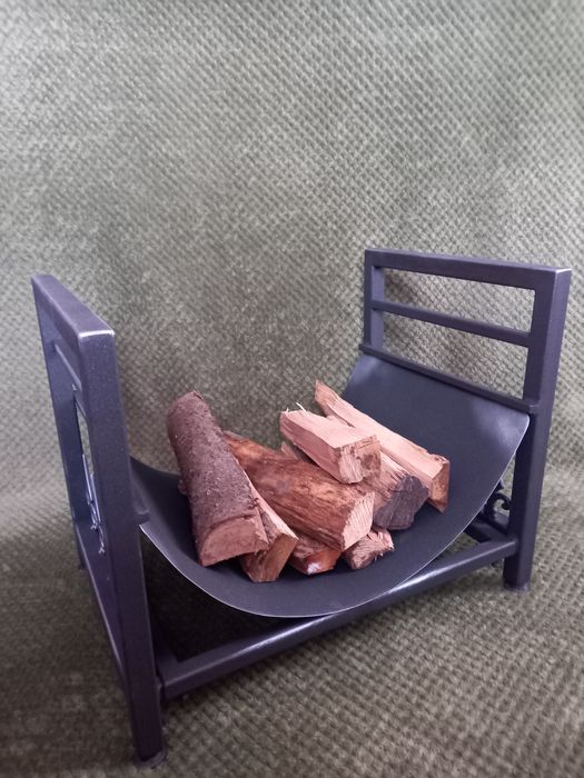 Дровниця для каміна