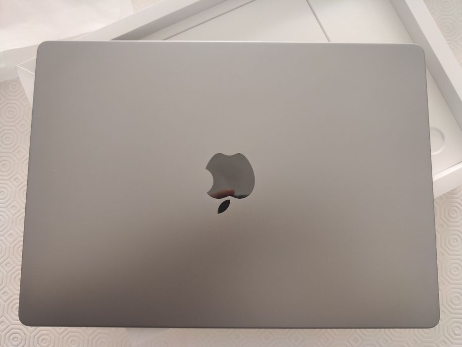 MacBook Pro 14” (2021) – Apple M1 Pro
