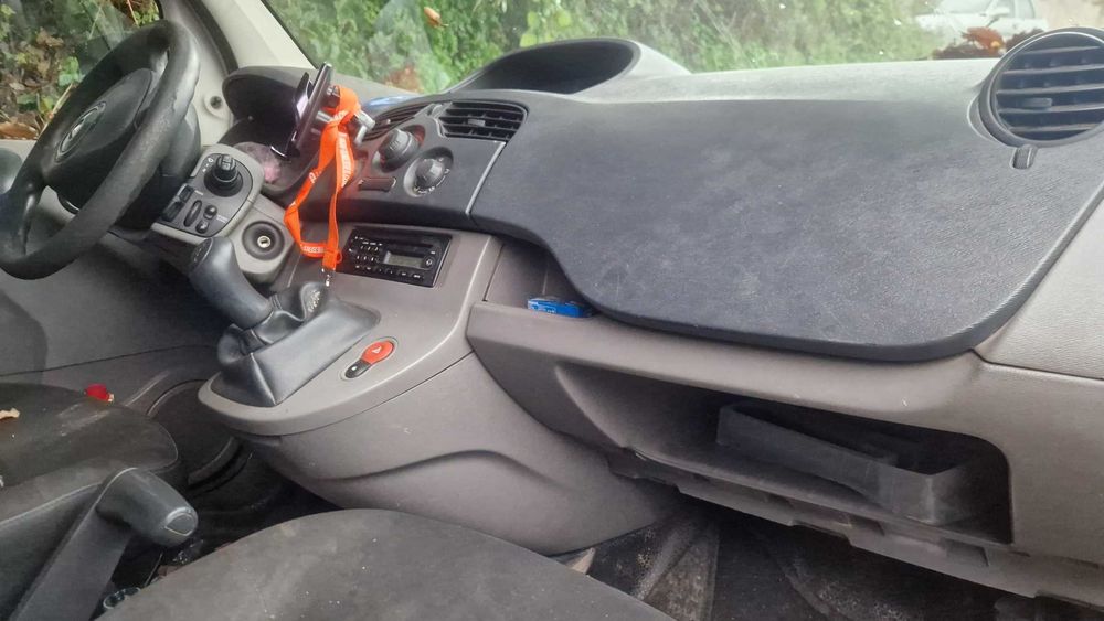 Renault Kangoo maxi (longa) acidentada