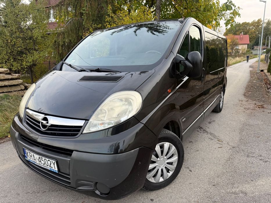 Opel Vivaro  2.0 115k Brygadówka Brygadowy 6 osób Transporter T4 T5 Trafic Vito !