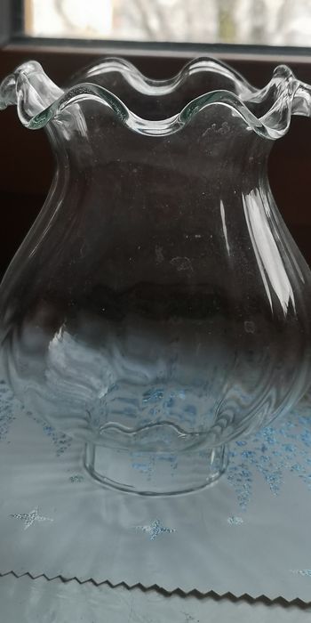 komin klosz tulipan do lampy naftowej lub elektrycznej śr. mont 5,5 cm