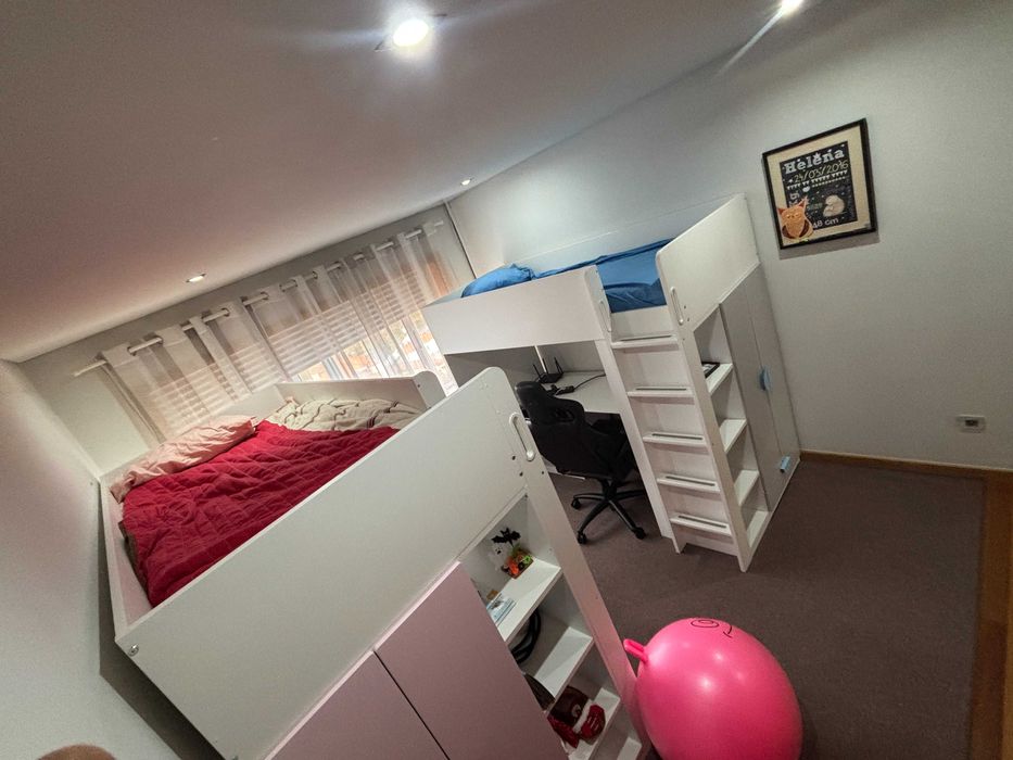 Beliches ( cama ) com Secretária