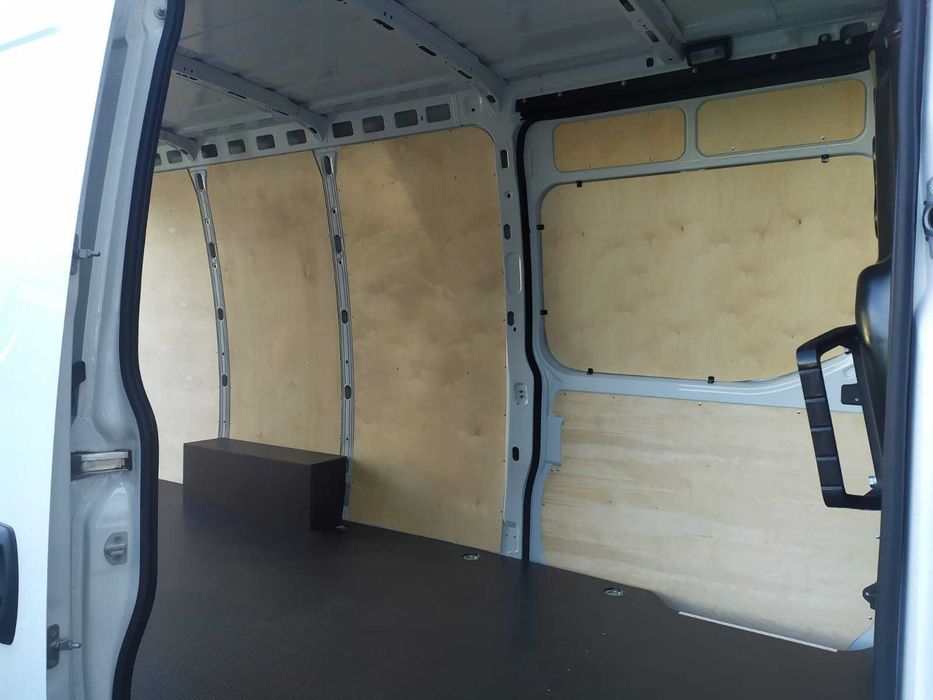 Zabudowa paki Iveco Daily, boki podłoga sufit 16m3