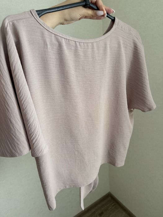 Легка літня футболка