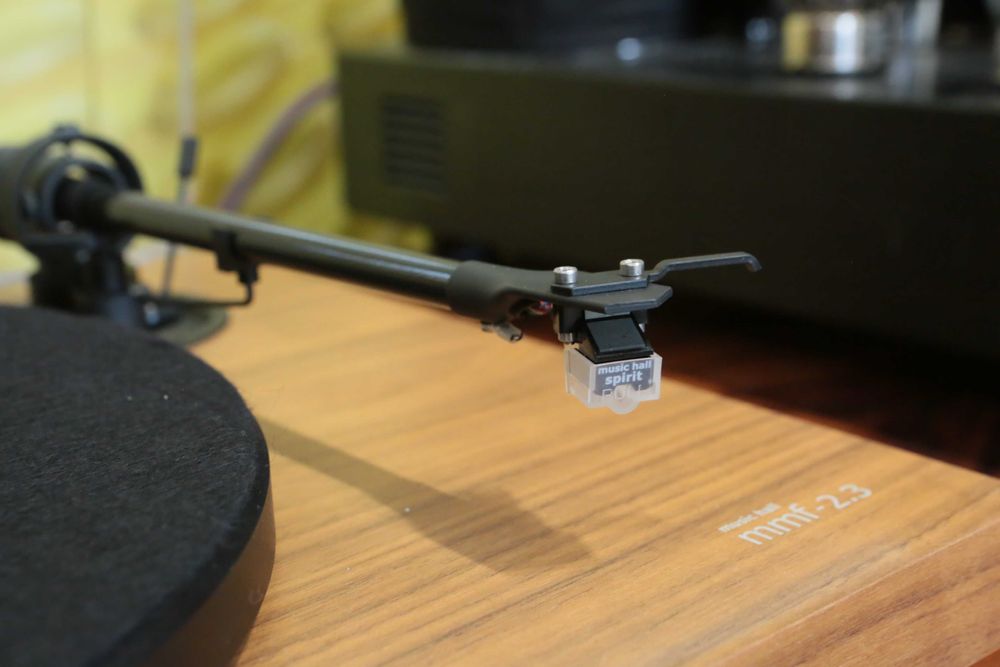 Music Hall Mmf-2.3 z wkładką Music Hall Spirit