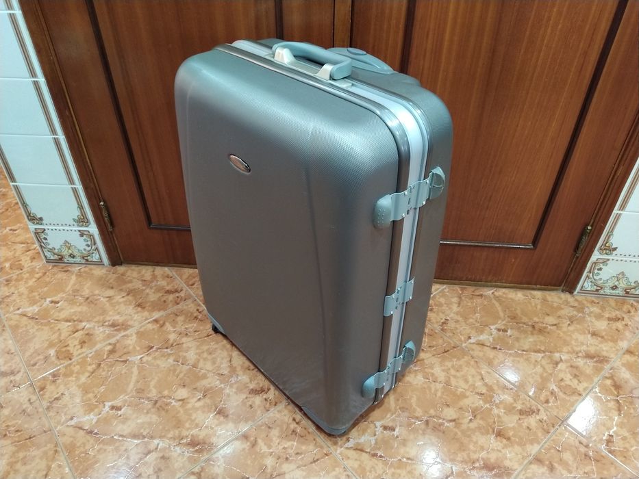 Mala malas de porão até 23 kg viagem casa quarto apartamento vivenda.
