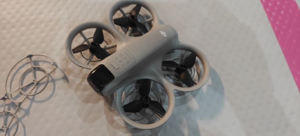 Dron DJI NEO fly more combo