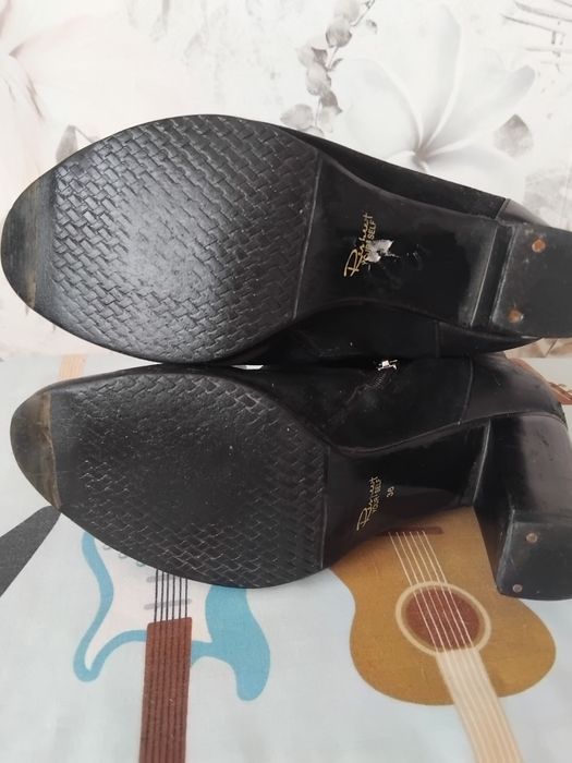 Продам женские сапоги