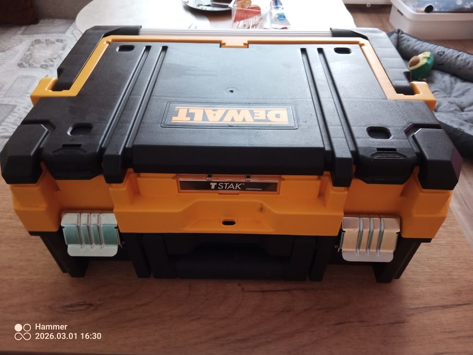 Torba narzędziowa DeWalt DWST83522-1 z systemem Tought System