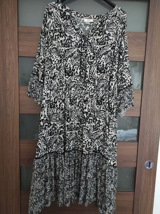 Sukienka Boho falbany