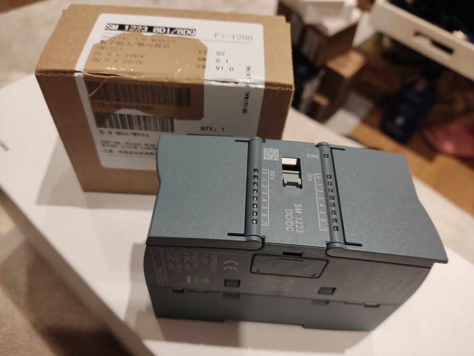 Moduł simatic s7-1200 DC/rly 8di 8dq