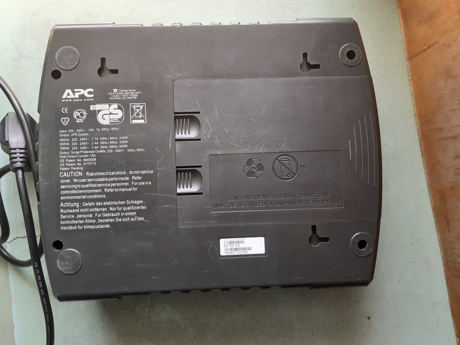APC Back UPS ES 700. Лінійно-інтеракт ДБЖ. Потужн 405 Вт. Під ремонт