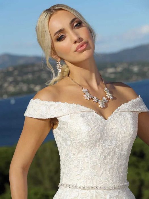 Vestido noiva (usado em muito bom estado)