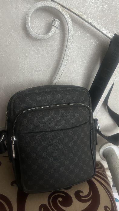 Продам сумку от Guess