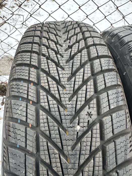 Продам зимові  шини goodyear ultragrip performance 3 195 65 r15 91t