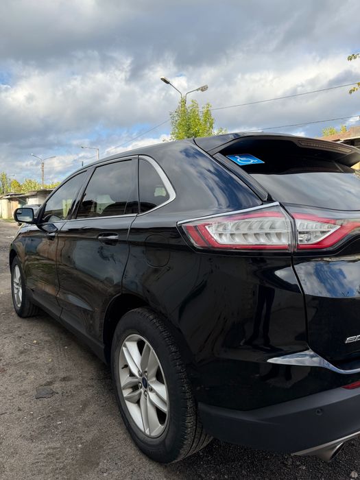 Автомобіль Ford Edge