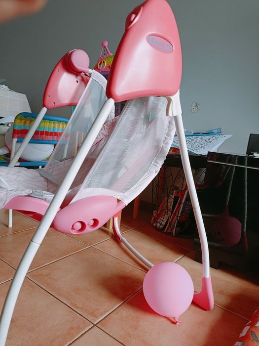 Baloiço criança pequena