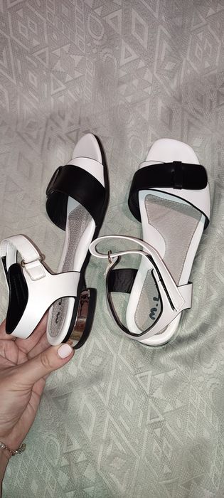 Босоніжки для дівчинки