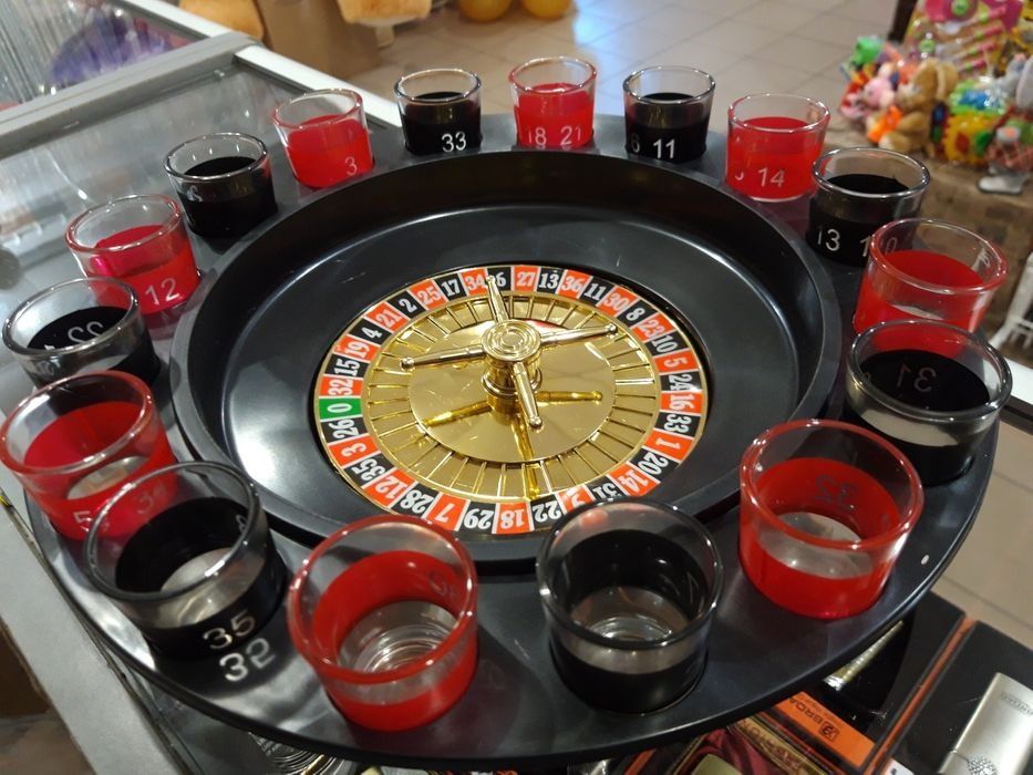 Подарок Настольная игра Алко Рулетка KENVO(пьяная рулетка) 16 рюмок