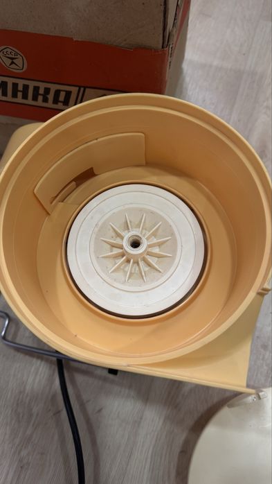 электросоковыжималка СССР Росинка