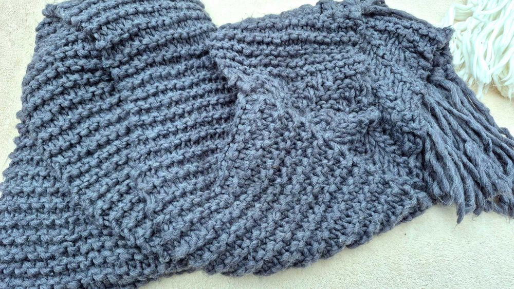 Розпродаж класний комплект шарфів