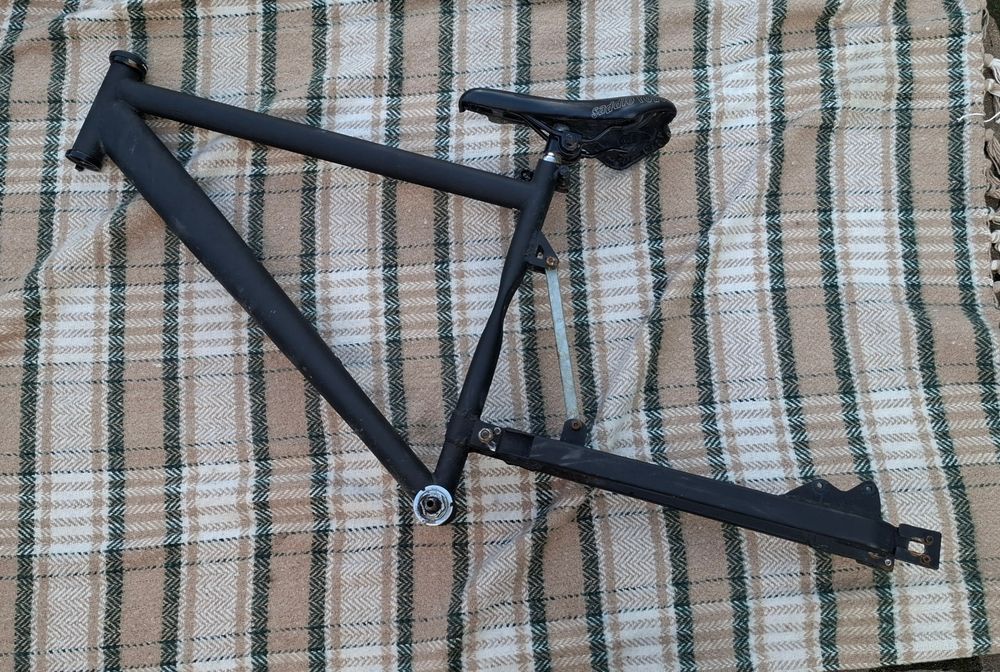 Custom rama e bike full dh