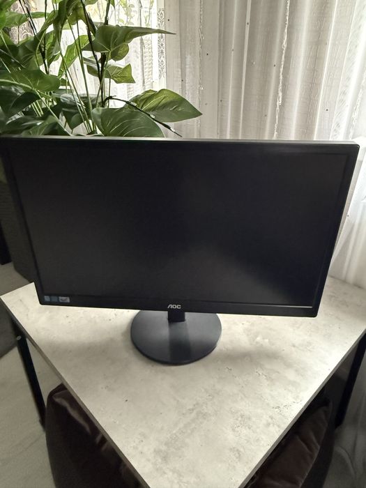 качественный ЖК-монитор AOC E2270Swn в отличном состоянии.