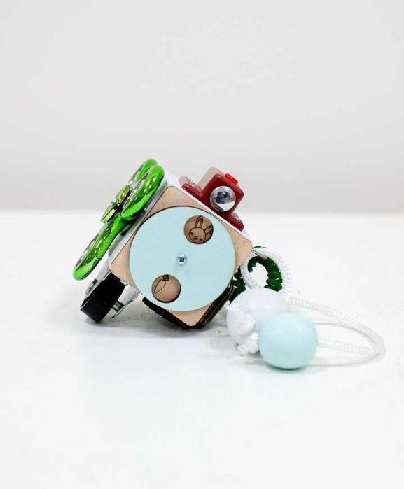 Найкращий подарунок дитині на 1 рік | Розвиваючий бізікуб