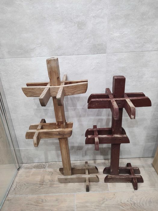 Starodawny drewniany kwietnik dwie sztuki akcesoria rzeczy prl