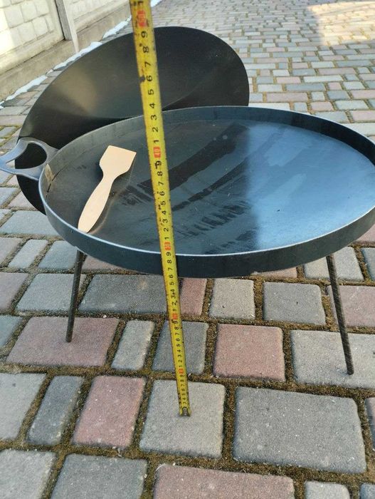 Похідна сковорода з диска  з якісного металу 50 см з ніжками .