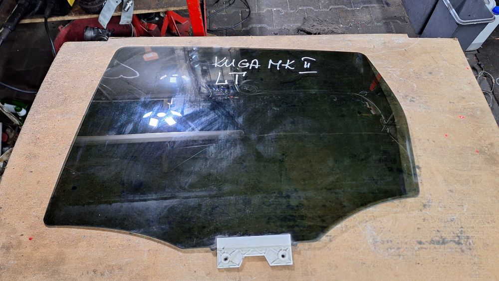 Ford Kuga MK2 szyba drzwi lewy tył