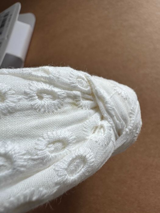 Opaska do włosów NAF NAF z bawełnianym haftem