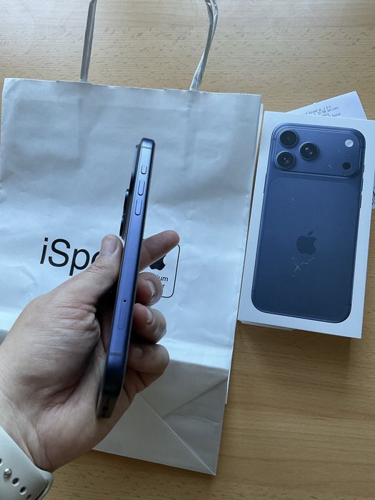 IPhone 17 pro max deep blue 256 zamienię na Iphone 17 pro, Macbook air 15 M5