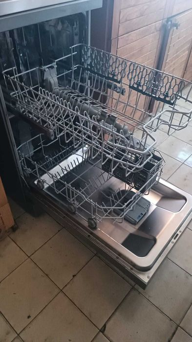 Máquina de Lavar Loiça 10 Sets (Inox) - BEKO