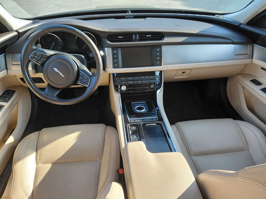 Jaguar XF 2.0D  2015 Salvado/ Avaria Motor