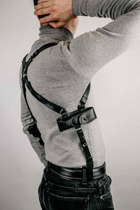 Кожаные оперативные кабуры.