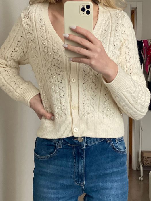 Кремовий светр Mango з перлинами