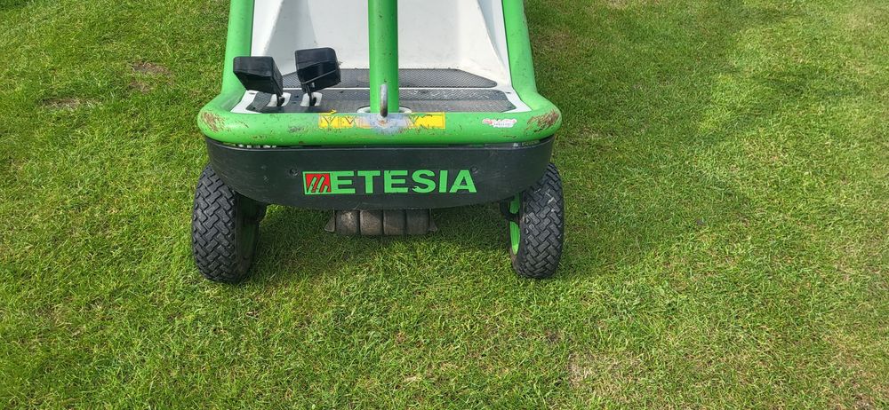 Rezerwacja  Traktorek etesia 2 cylindry kosiarka do trawy z koszem