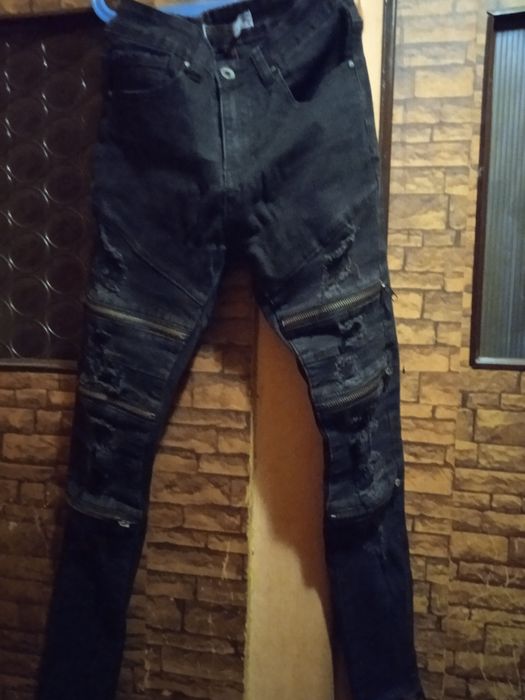 Spodnie z zamkami