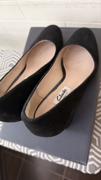 Туфлі жіночі замшеві чорні Clarks