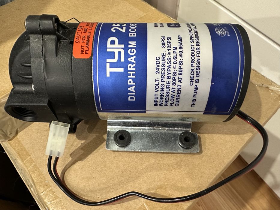 Насос ( помпа ) для воды , для осмоса, насос для воды