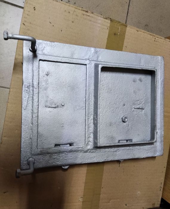 Drzwiczki żeliwne 35 x 26