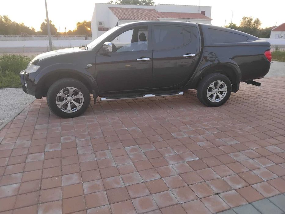 Mitsubishi stracar